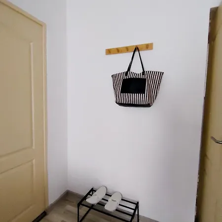 Little Budget 布加勒斯特