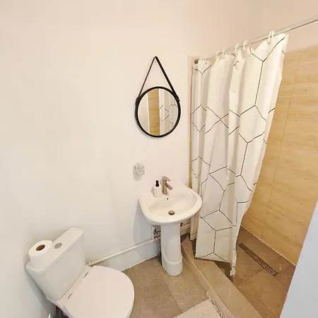 Little Budget Ξενοδοχείο με διαμερίσματα 3*