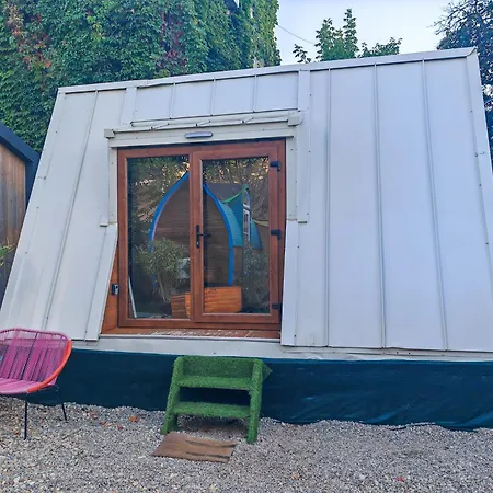 Ξενοδοχείο με διαμερίσματα Little Budget 3*